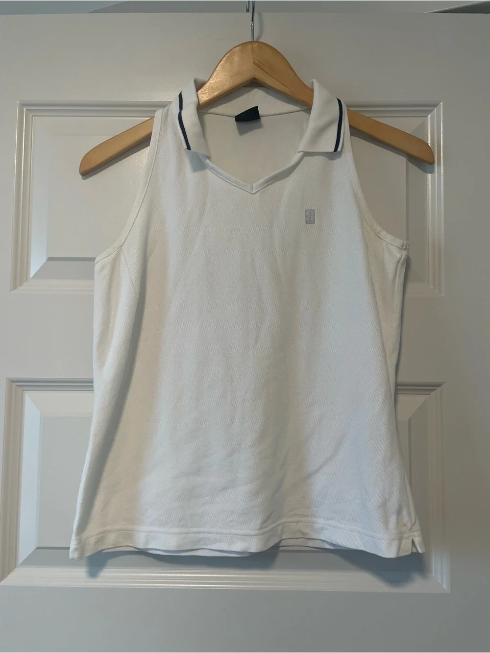 White Nike Dri Fit Women’s Collared Sleeveless Golf Polo Country Club Preppy